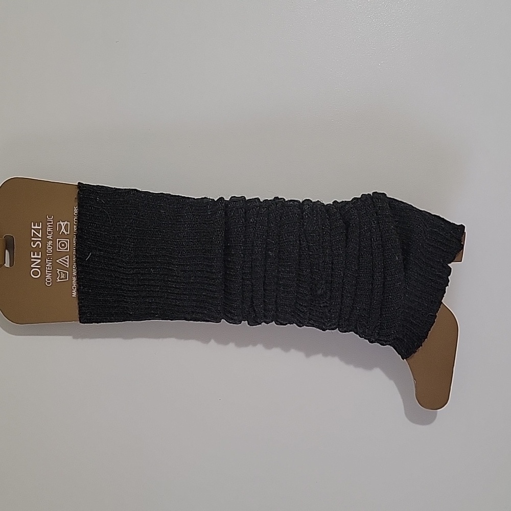 🆕️ Charcoal Knit Legwarmers with Rhinestone Star - Picture 4 of 4